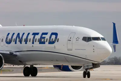 United Airlines cuts 35 daily flights at Newark airport, citing shortage of air traffic controllers