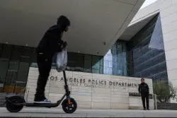 Suspects flee on electric scooter after shooting injures man in Lincoln Heights